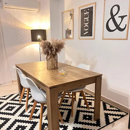 아파트 Spacious 2br With Balcony Near Metro *