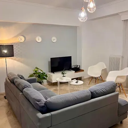 Spacious 2br With Balcony Near Metro *