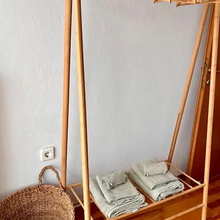 Spacious 2br With Balcony Near Metro Apartamento Tesalónica