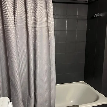 Apartamento Spacious 2br With Balcony Near Metro