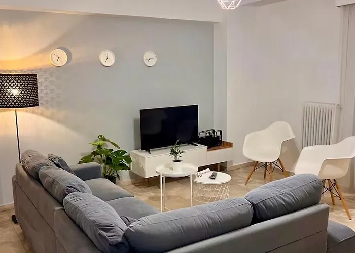 Spacious 2br With Balcony Near Metro *
