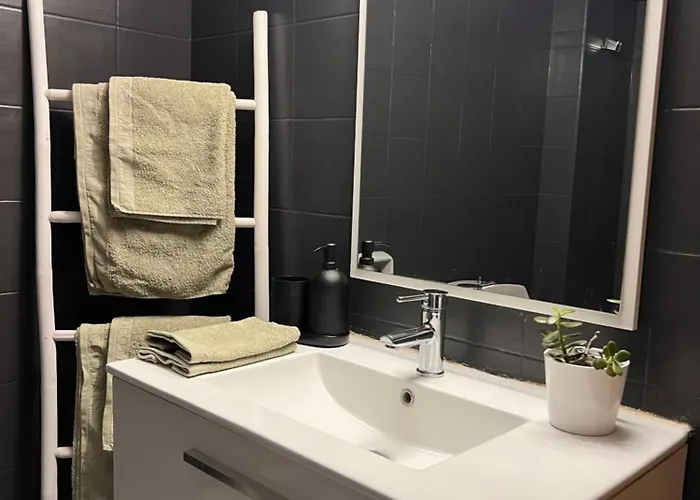 Apartmán Spacious 2br With Balcony Near Metro