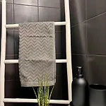 Spacious 2br With Balcony Near Metro