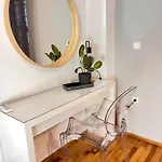 Spacious 2br With Balcony Near Metro * 塞萨洛尼基