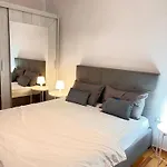 Spacious 2br With Balcony Near Metro * 塞萨洛尼基