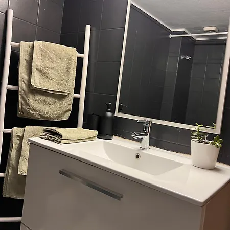 Spacious 2br With Balcony Near Metro Apartment Thessaloniki