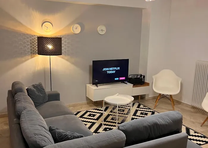 Spacious 2br With Balcony Near Metro Apartment *