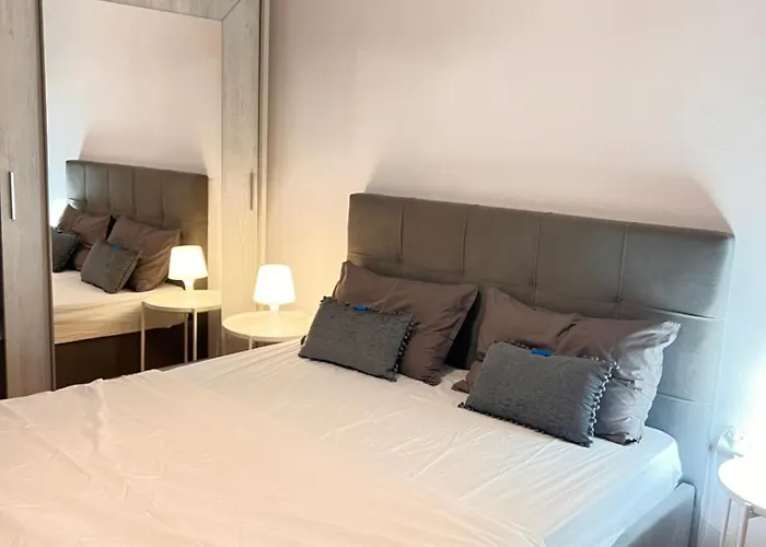 Spacious 2br With Balcony Near Metro * Thessaloniki